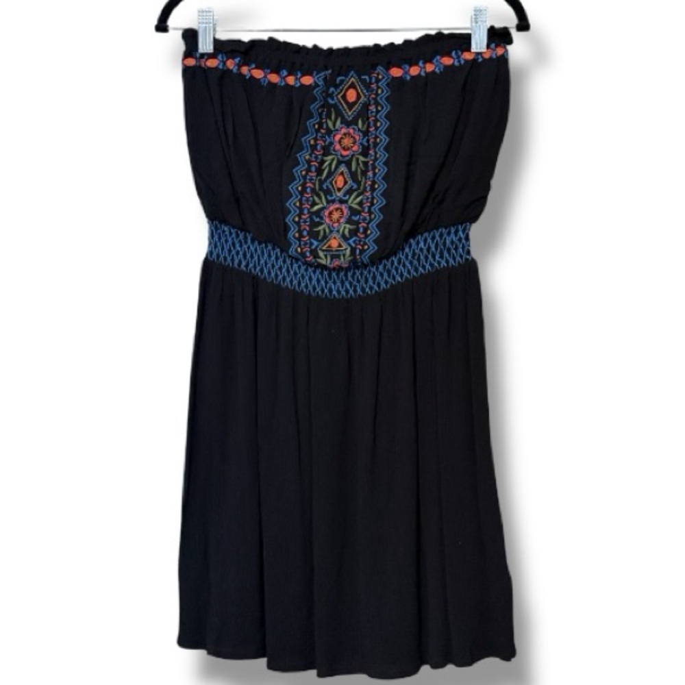 Signature Studio women’s size medium black strapless romper embroidered floral